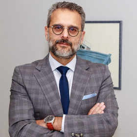 Δρ. Μιχαήλ Βικελής, Νευρολόγος, μέλος της Greek Research Alliance for the  Study of Headache and Pain